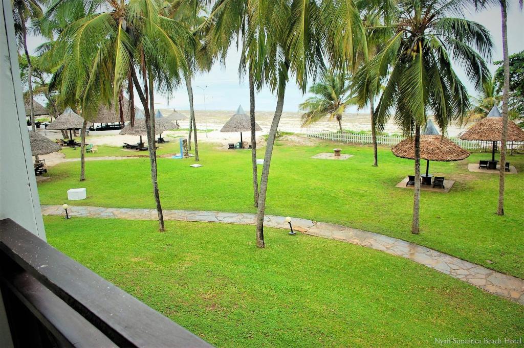 Отдых в отеле Nyali Sun Africa Beach Hotel and Spa Момбаса