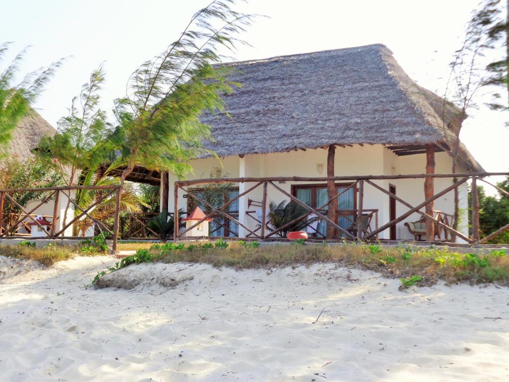 Reef & Beach Resort, Джамбиани, Танзания, фотографии туров