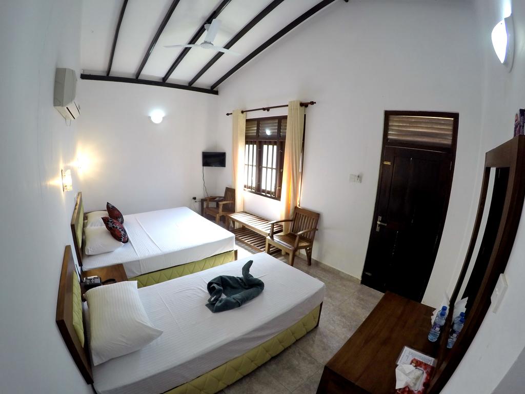 Відпочинок в готелі Ramon Beach Ambalangoda Амбалангода