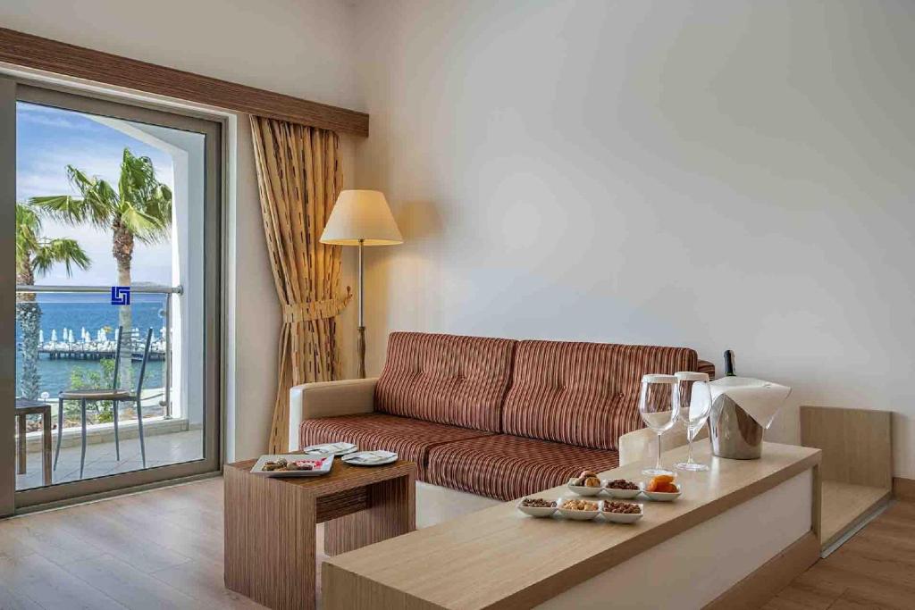 Hotel guest reviews Azure By Yelken Hotel (ex. Grand Park Bodrum)