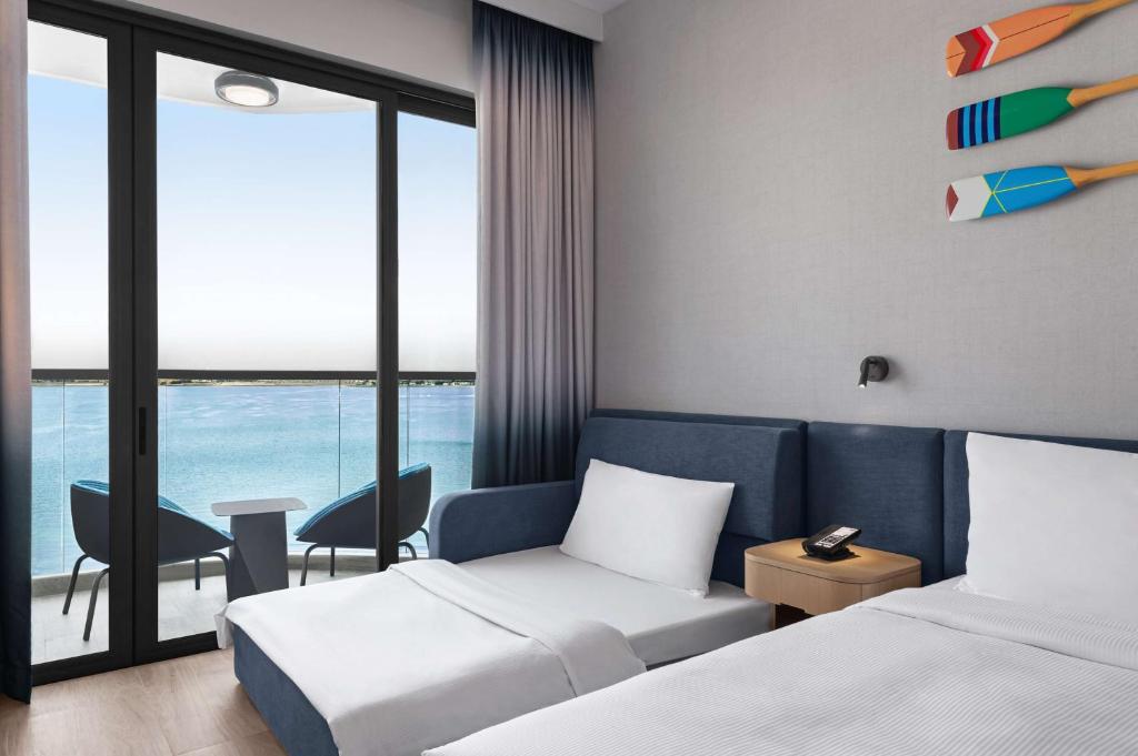 Hotel guest reviews Hampton by Hilton Marjan Island