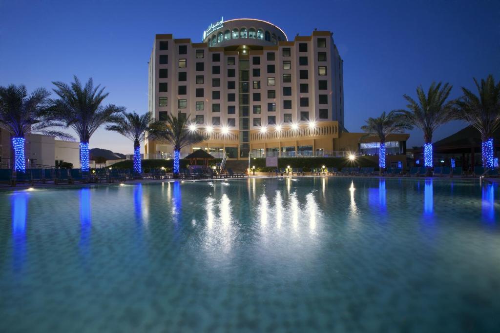 Відпочинок в готелі Oceanic Khorfakkan Resort & Spa Фуджейра