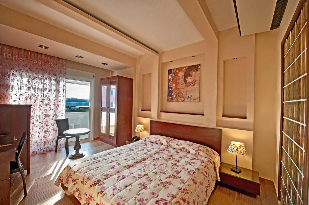 Гарячі тури в готель Antigoni Beach Hotel & Suites Сітонія
