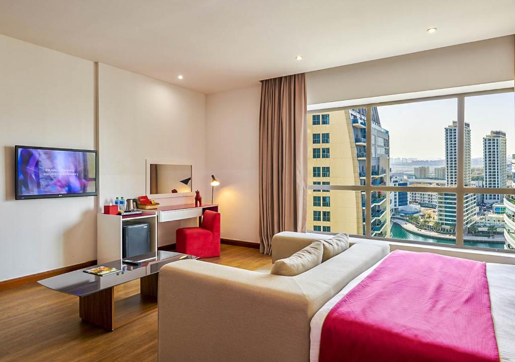 Ramada Hotel and Suites by Wyndham Dubai Jbr (ex. Hawthorn Suites) фото и отзывы