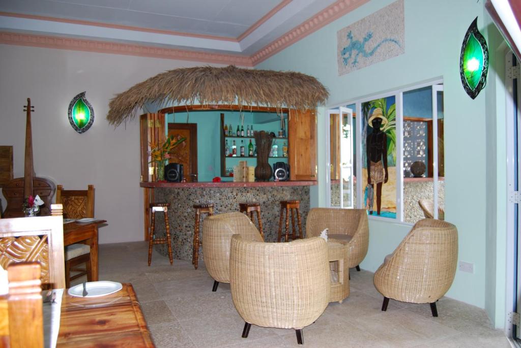 The Islander Hotel, Сейшелы, Праслин (остров), туры, фото и отзывы