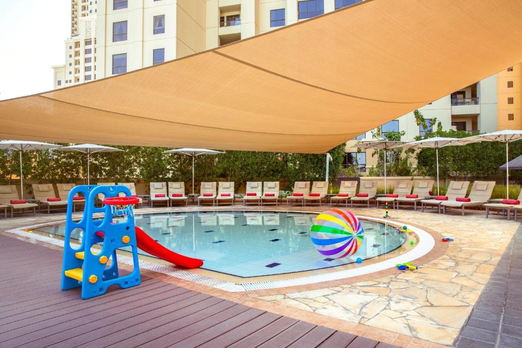 Відпочинок в готелі Amwaj Rotana Jumeirah Beach