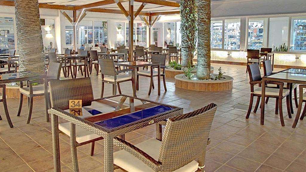 Відпочинок в готелі Sahara Beach Hotel