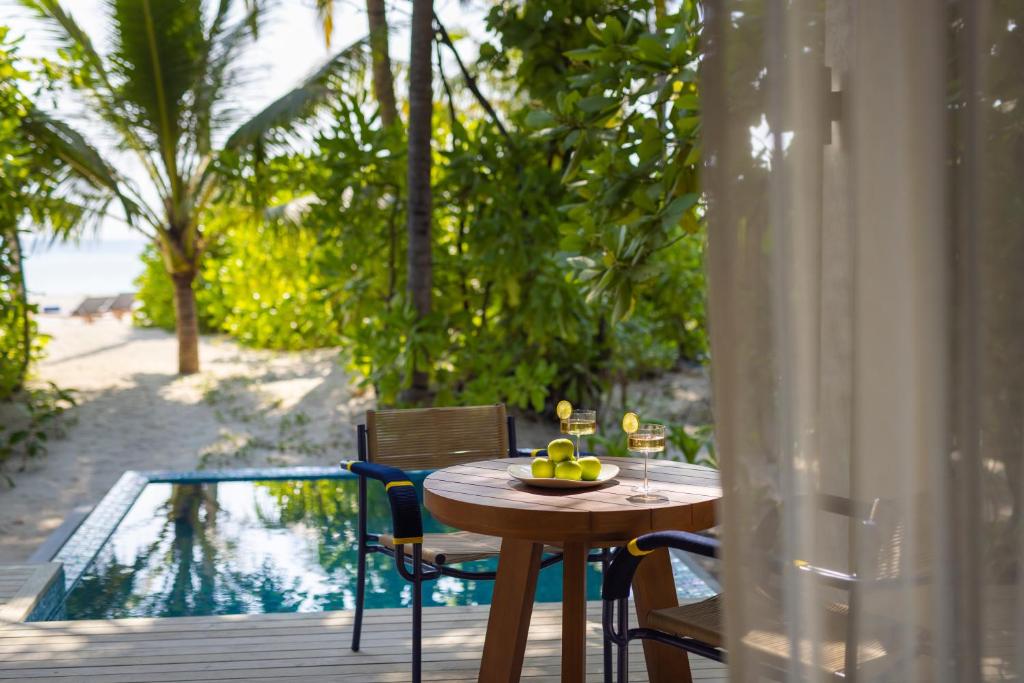 Отзывы об отеле Avani+ Fares Maldives Resort