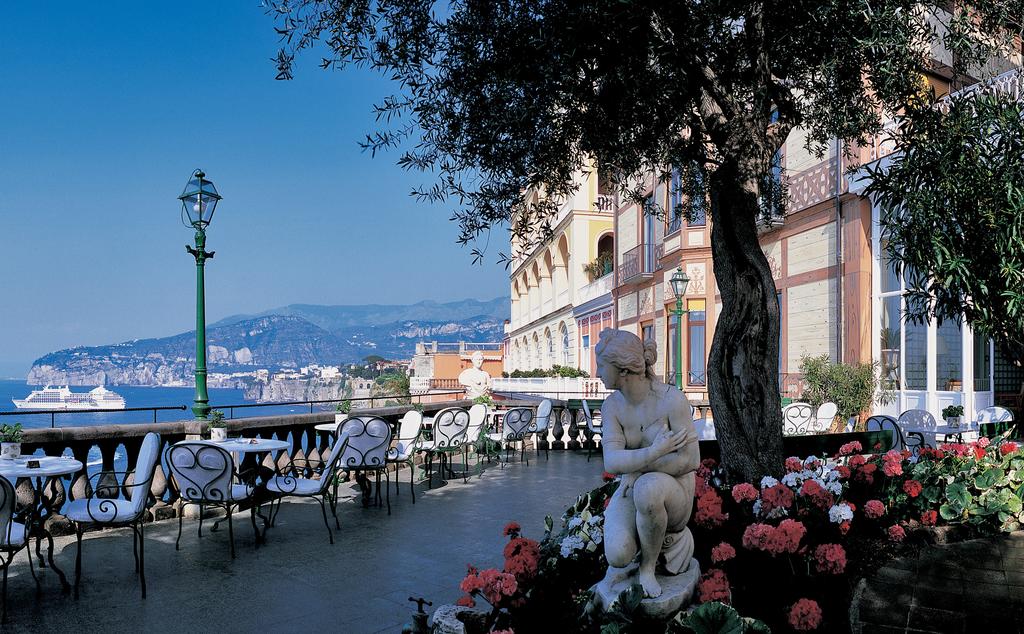Grand Hotel Excelsior Vittoria zdjęcia turystów