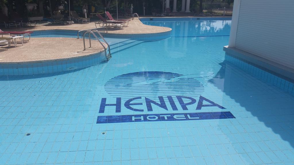 Hotel rest Crown Resort Henipa Hotel Larnaca Cyprus