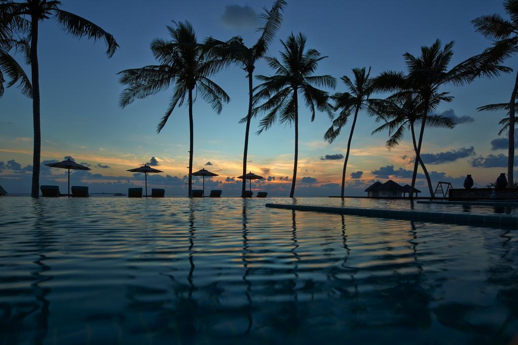 Цены в отеле Loama Resort Maldives at Maamigili