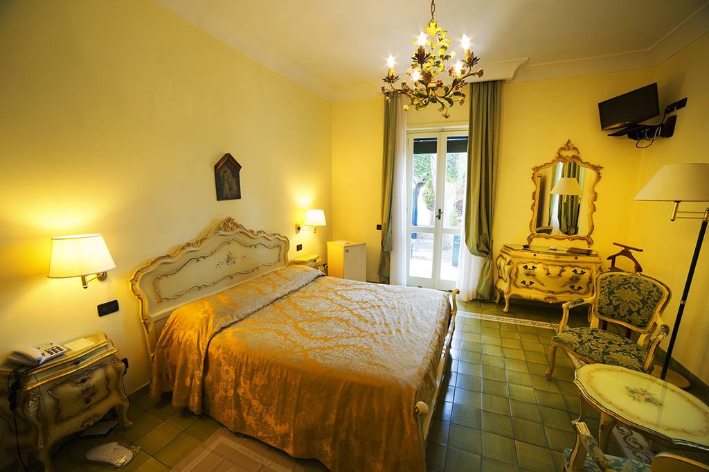 Горящие туры в отель Grand Albergo Miramare