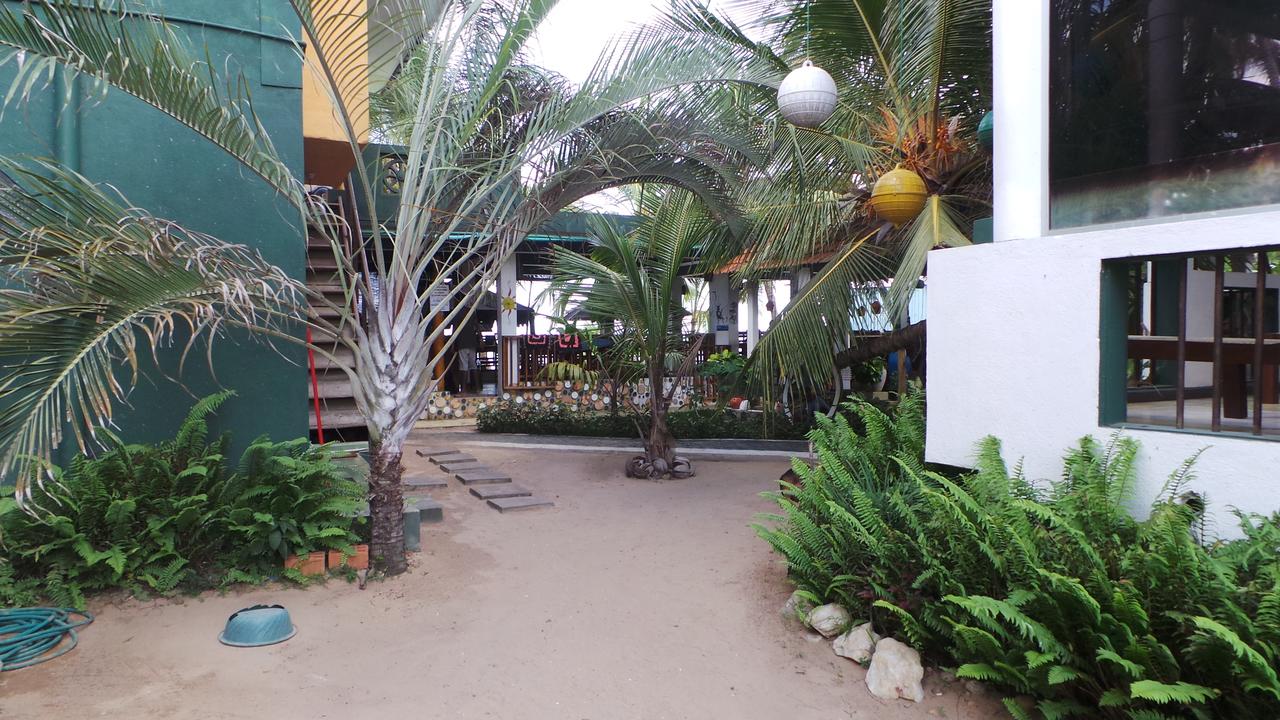 Фото готелю Frangipani Beach Villa