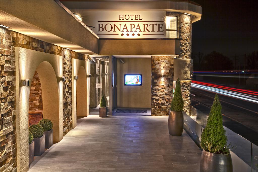 Bonaparte Hotel, Словакия