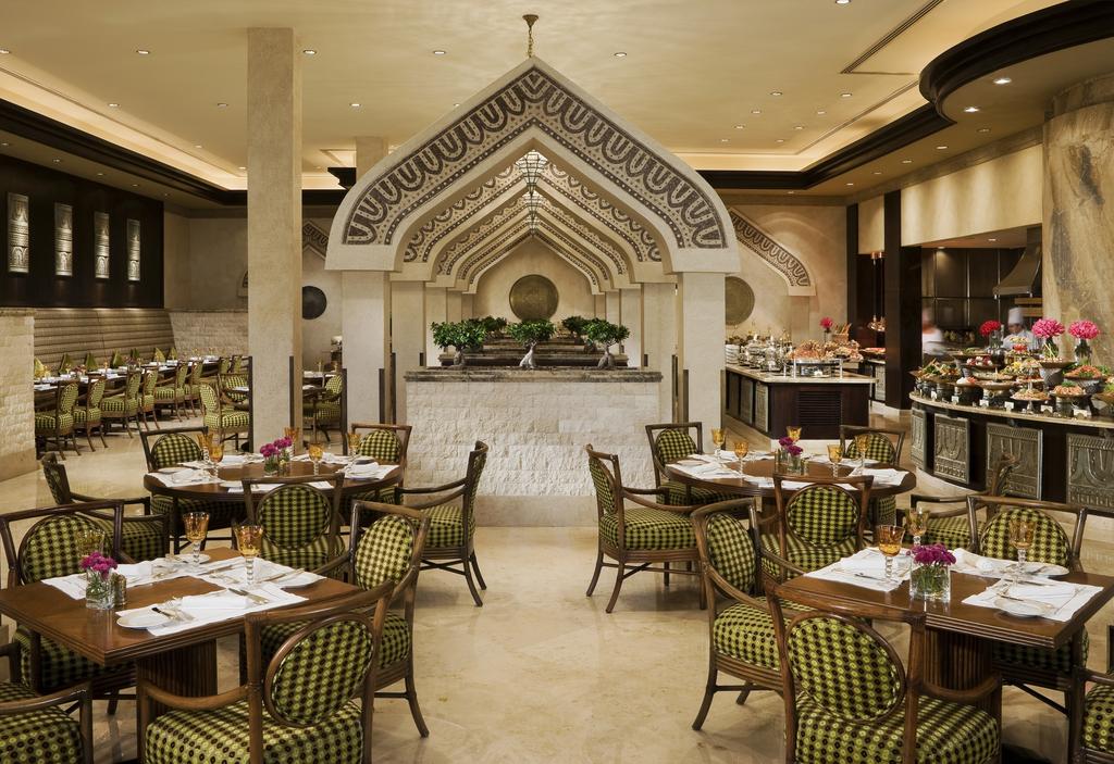 Горящие туры в отель Sharq Village & Spa, a Ritz-Carlton Hotel Доха (пляж)
