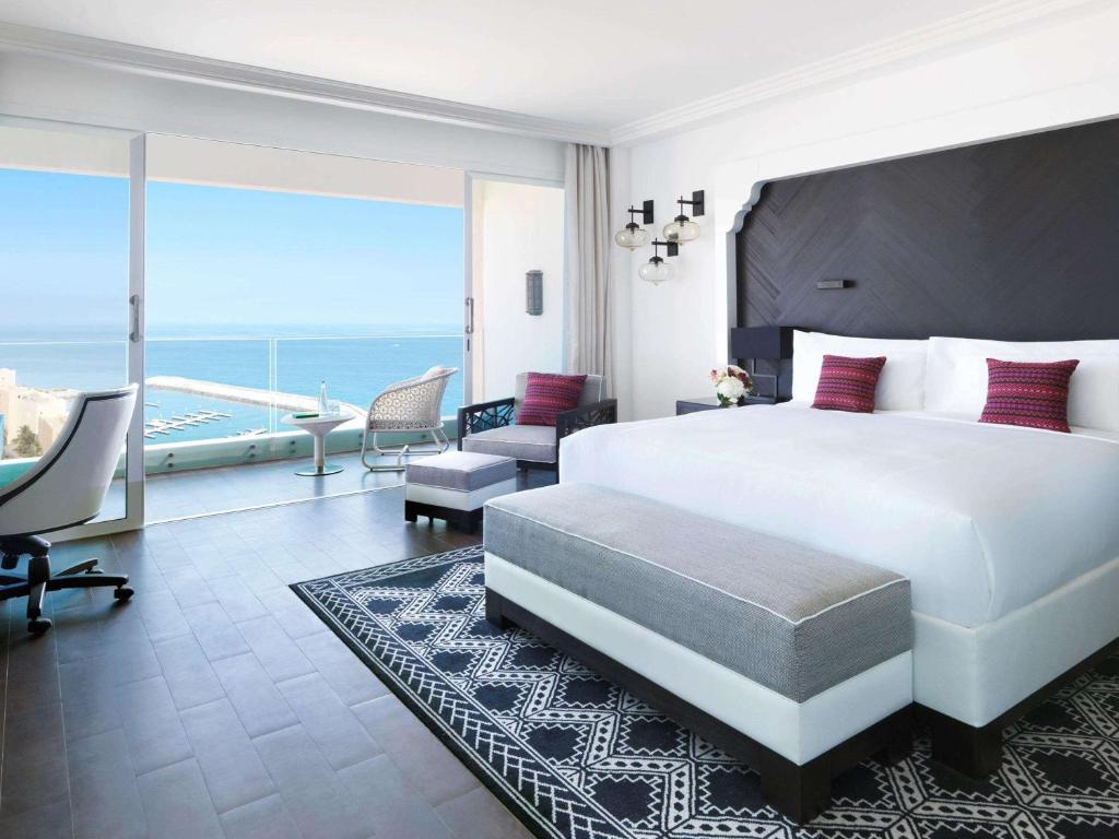 Отель, Fairmont Fujairah Beach Resort