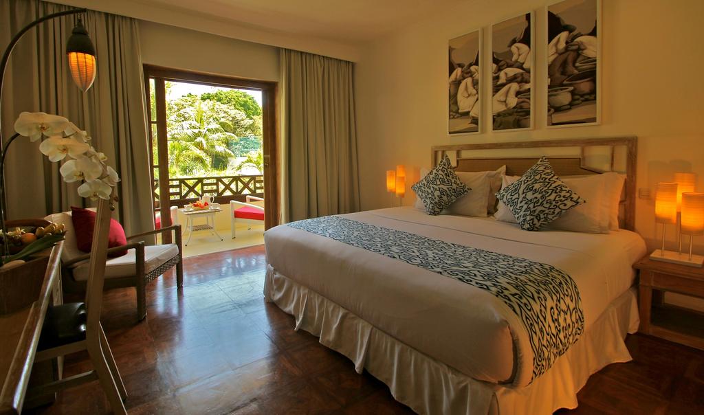 Відгуки про готелі The Breezes Bali Resort And Spa  