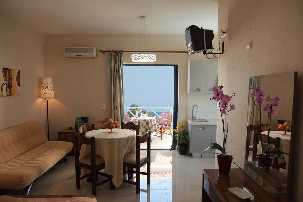 Горящие туры в отель Tsalos Beach Apartments Ираклион