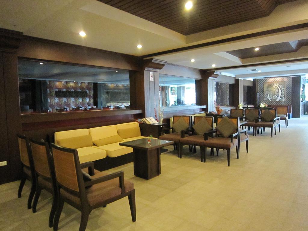 Pattaya Sarita Chalet & Spa Hotel  ceny