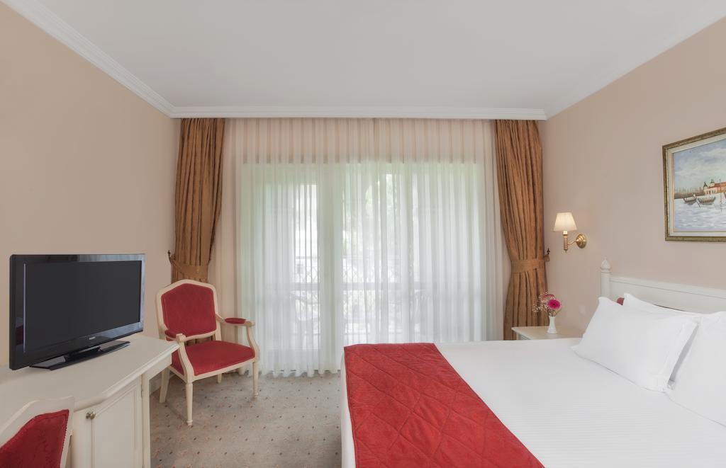 Ціни в готелі Pgs Hotels Kremlin Palace (ex. Wow Kremlin)