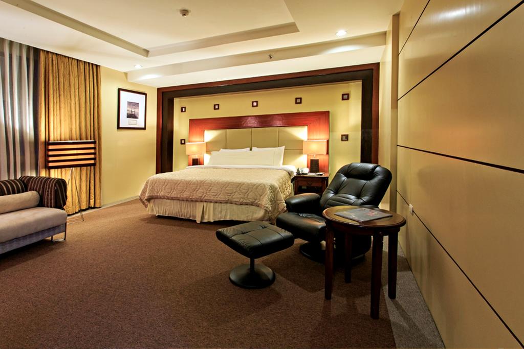Фото отеля Cebu Parklane Hotel