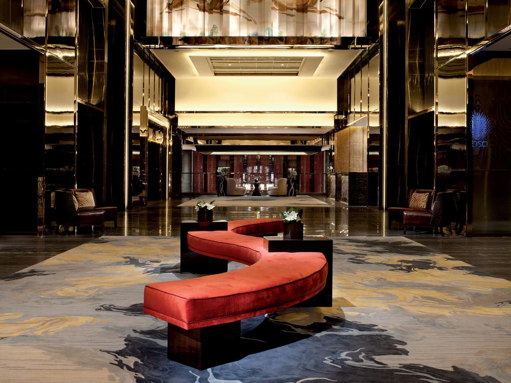 Reviews of tourists, The Ritz-Carlton Hong Kong