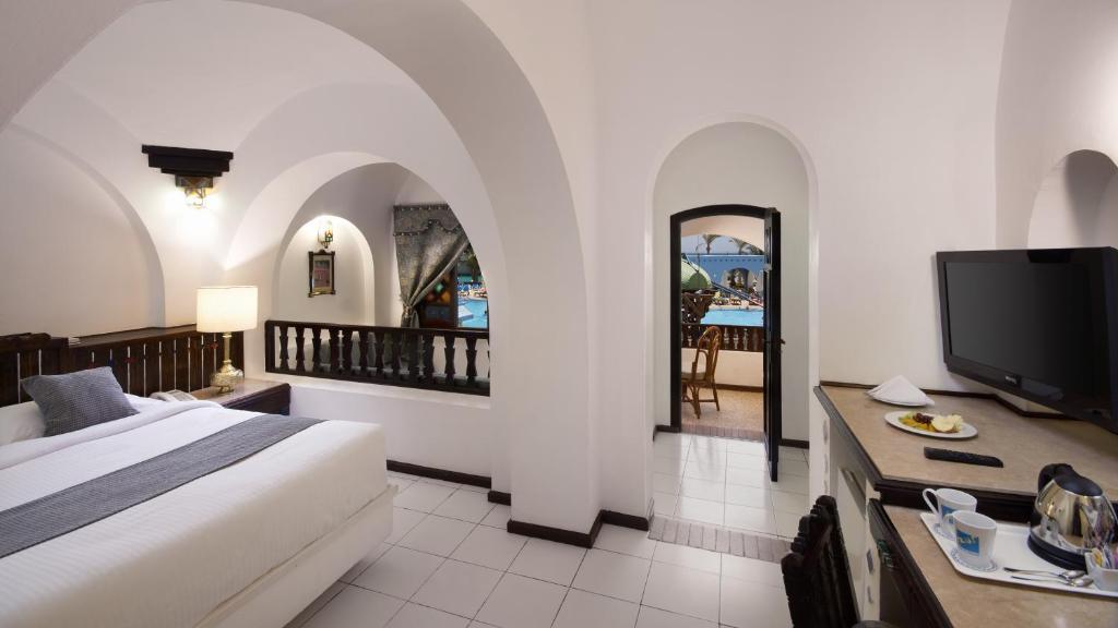 Arabella Azur Resort price