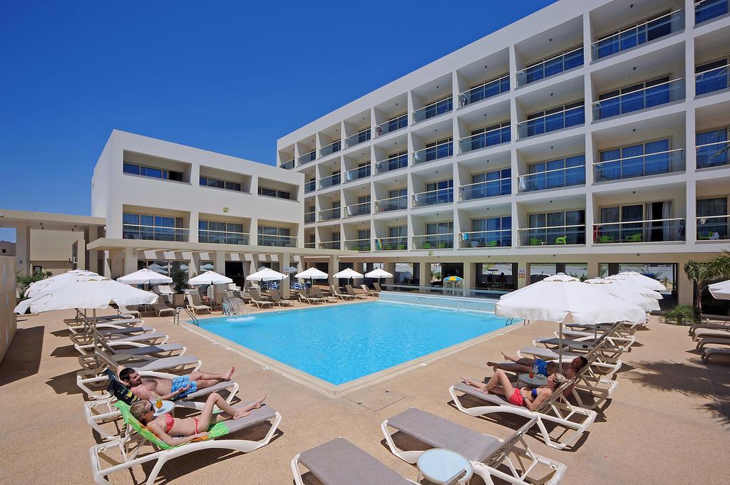 Nelia Gardens Hotel, Ajia Napa, Cypr, zdjęcia z wakacje