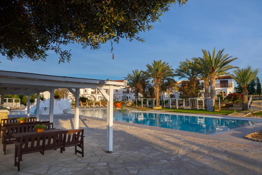 Latchi Family Resort (ex. Zening Resort Elia Village Latchi), Кипр, Лачи, туры, фото и отзывы