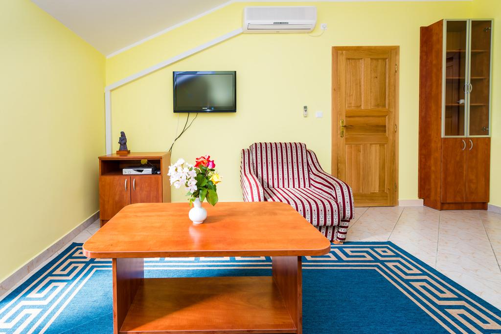 Цены в отеле Apartments Dubelj