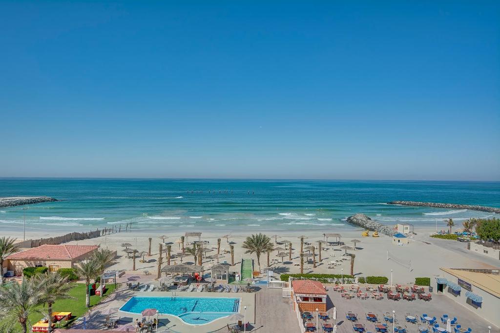 Ajman Beach Hotel, фотограції туристів