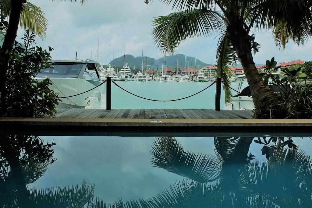 Отдых в отеле Eden Island Luxury Accommodation Маэ (остров)