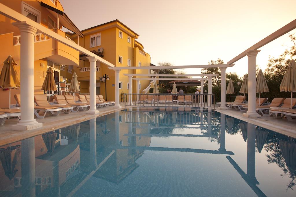 Відгуки про готелі Club Paradiso Resort Hotel