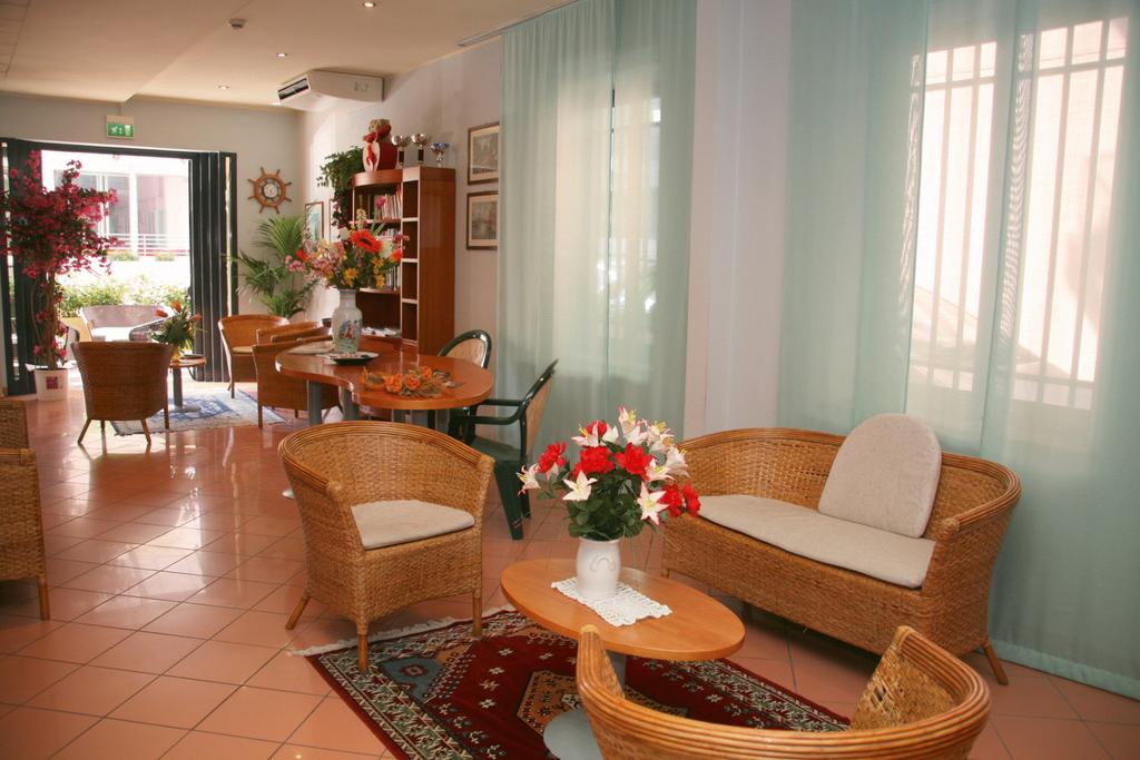 Odpoczynek w hotelu Losanna (Marina Centro) Rimini Włochy