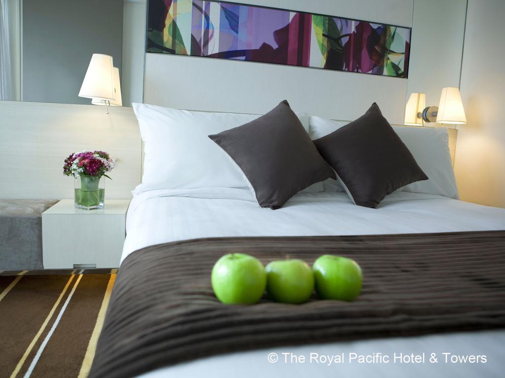 Гарячі тури в готель Royal Pacific Hotel & Towers
