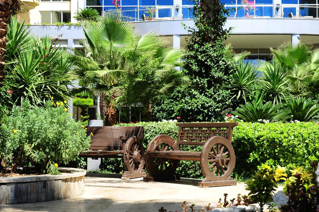 Відгуки про готелі Mukarnas Spa Resort