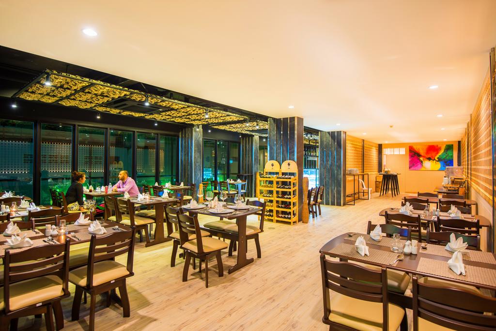 Горящие туры в отель Araya Patong Beach Hotel Патонг