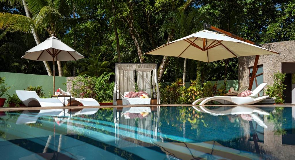 Цены в отеле Avani Seychelles Barbarons Resort & Spa