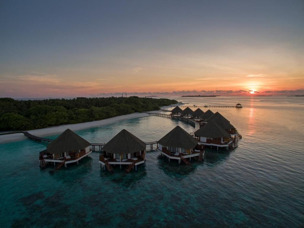 Горящие туры в отель Adaaran Prestige Water Villa Meedhupparu Раа Атолл Мальдивы