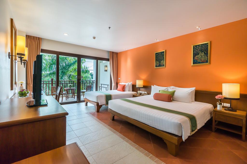 Hotel reviews, Ravindra Beach Resort