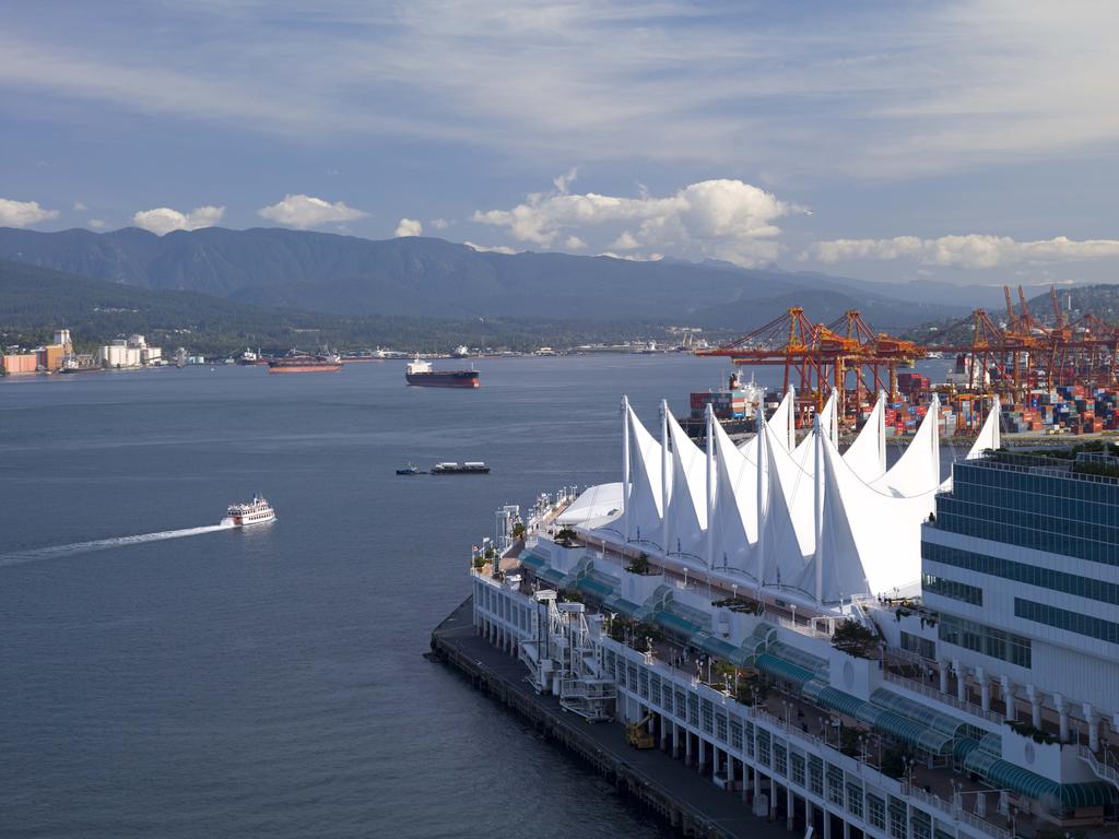 Hot tours in Hotel Fairmont Pacific Rim Vancouver Canada