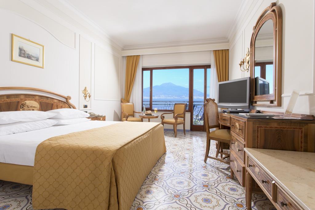 Grand Hotel De La Ville, Неаполитанский залив
