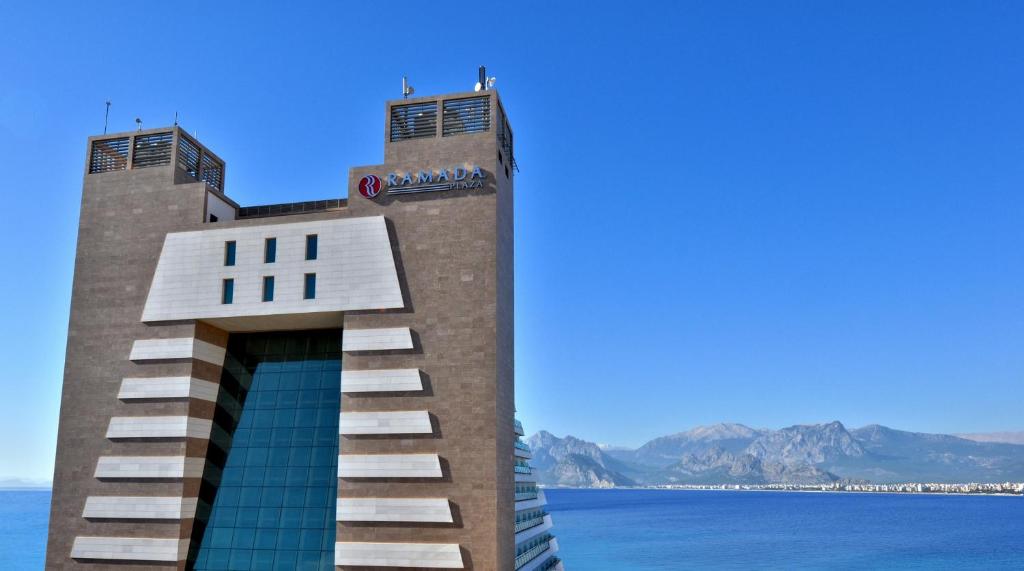 Відгуки про відпочинок у готелі, Ramada Plaza Antalya