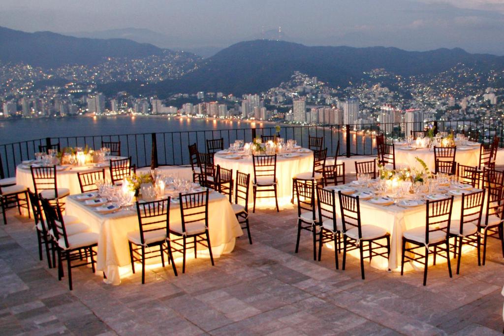 Горящие туры в отель Las Brisas Acapulco