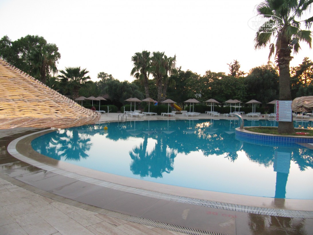 Туры в отель The Holiday Resort Hotel Бодрум Турция