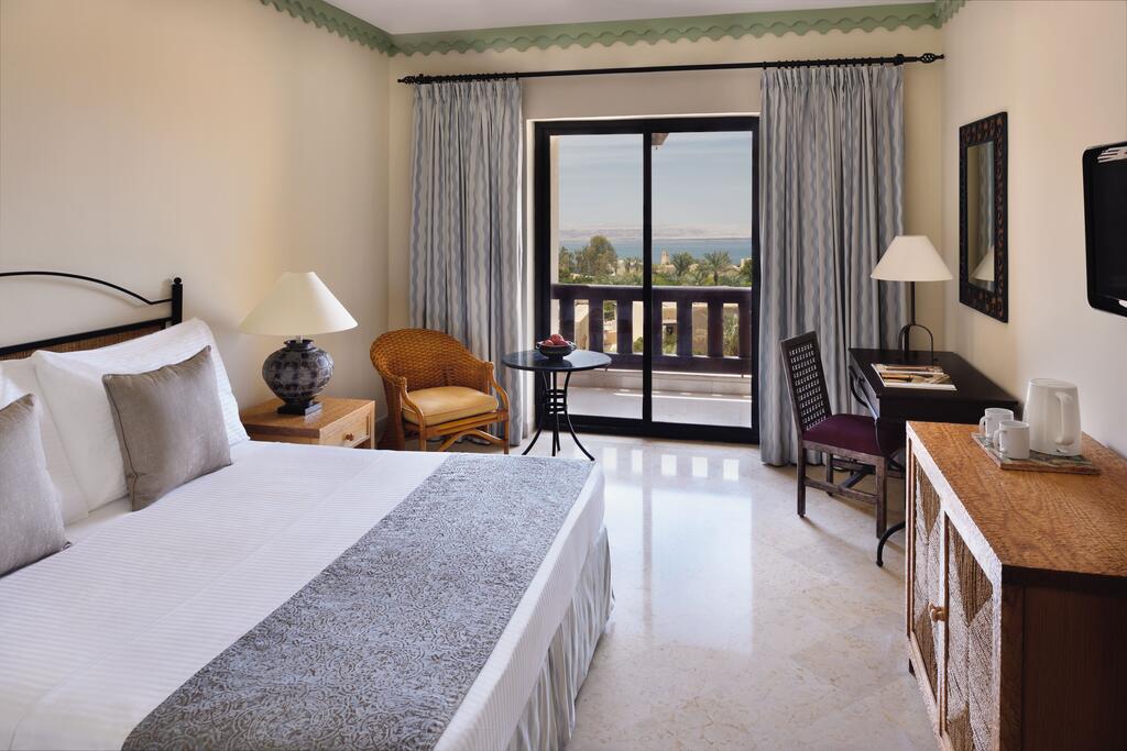Ціни в готелі Movenpick Dead Sea Resort & Spa