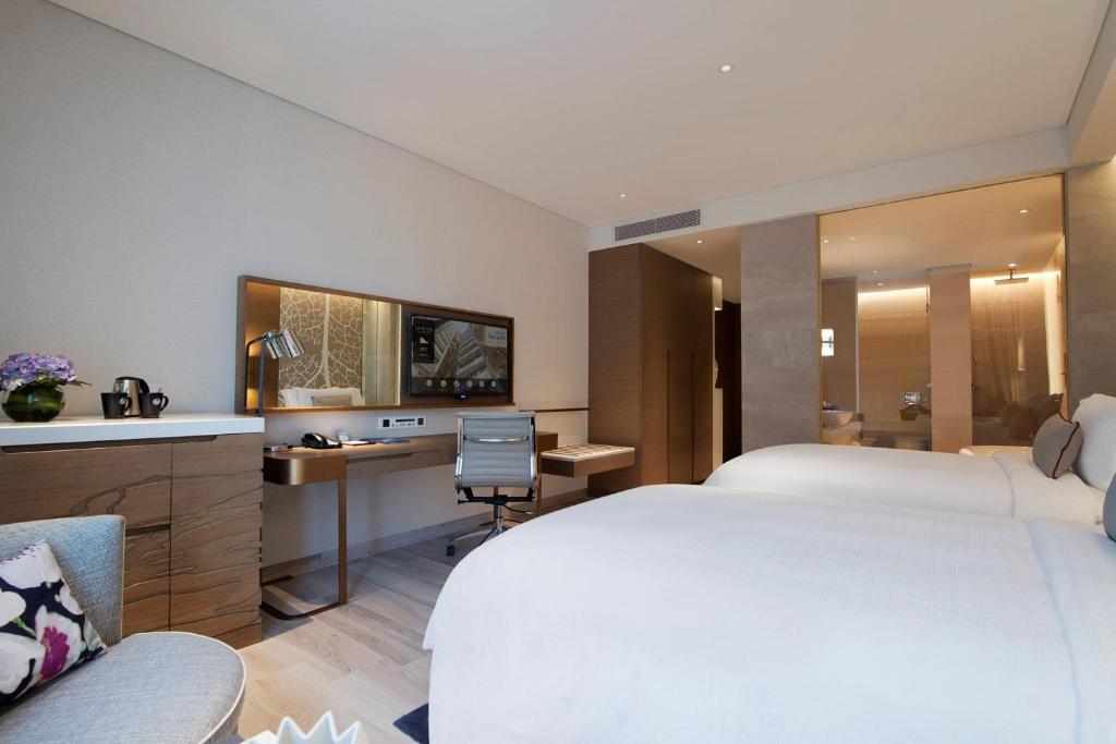 Hotel, Al Bandar Rotana – Dubai Creek