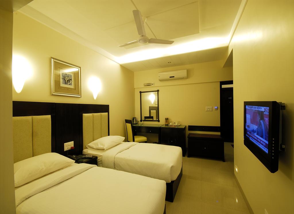 The Ren Hotels (ex. Lily Sarovar Portico), Индия, Насик, туры, фото и отзывы