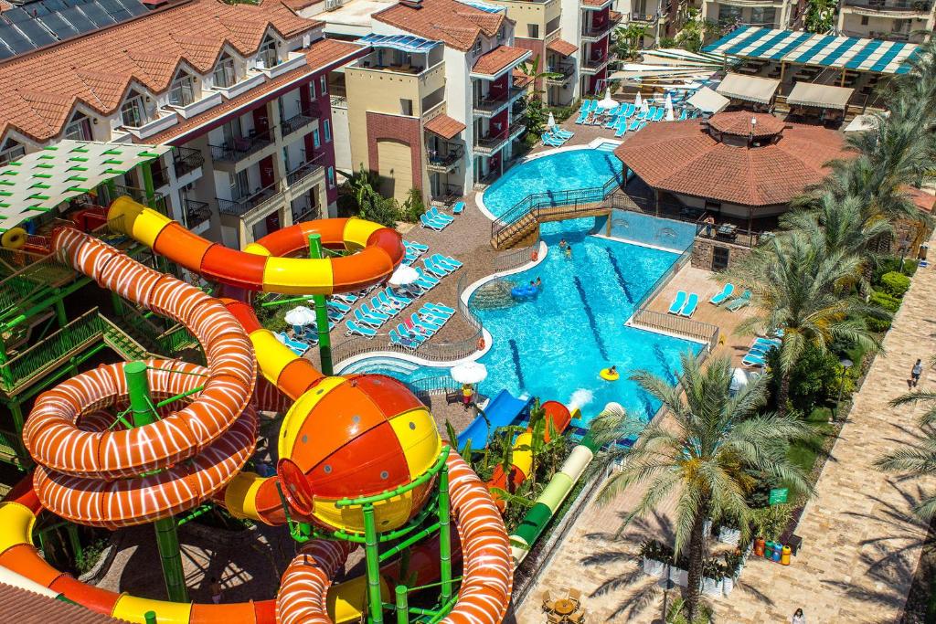 Crystal Aura Beach Resort & Spa, Турция