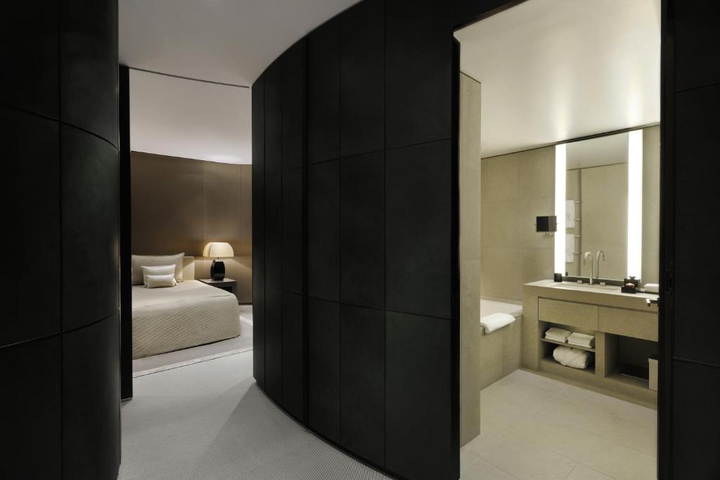 Armani Hotel Dubai, фото
